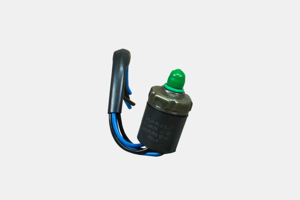 Trinary Pressure Switch, SW-4082-C, INTERNAL PRODUCT (NOT SOLD INDIVIDUALLY IN OUR STORE) ((PART OF A KIT)) Aftermarket A/C Trinary switches combine low and high pressure compressor clutch cut-off functions plus an electric fan engagement signal R134a ref